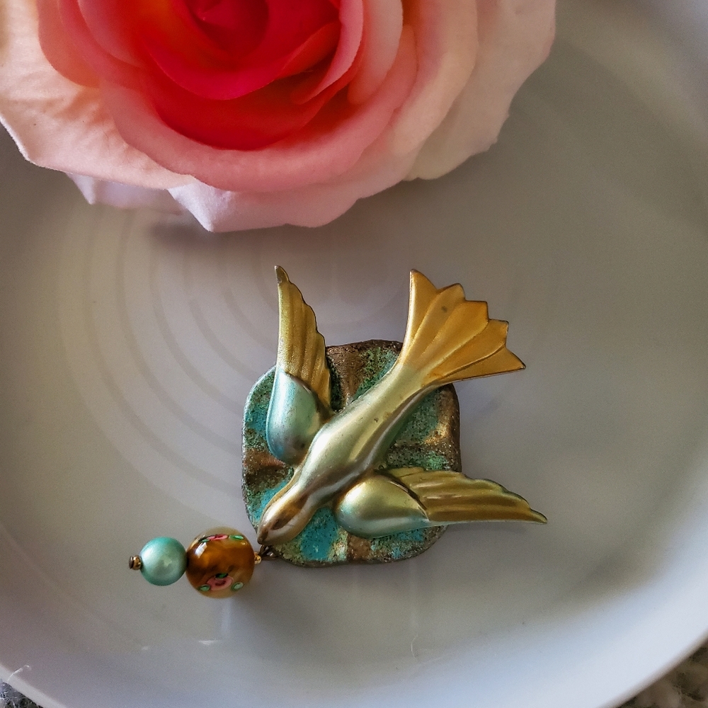 Brooch Bird pin with Glass Bead